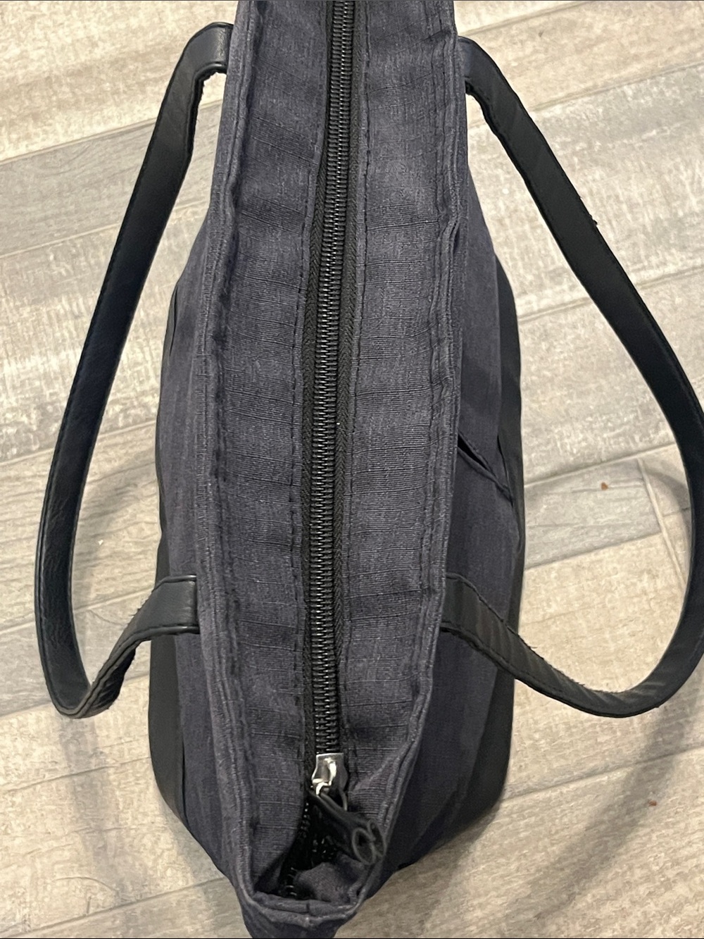 Roots Black Canvas Shoulder Insulated Lunch BagTote with Black Trim - Picture 5 of 13